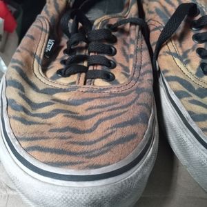 Vans tiger🐅print size M-8/W9.5